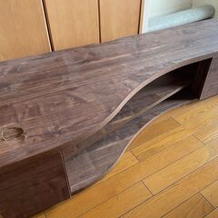 65インチ用テレビ台無償でお譲りします。