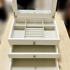 【受渡決定】アクセサリーボックス　鏡付きの画像