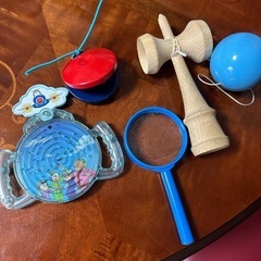 ⭐︎音楽カスタネット楽器・球遊び・けん玉・虫メガネ？４点セット