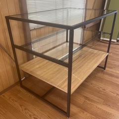【中古美品】ディスプレイ什器 3段テーブル ブラック脚 展示台・店舗什器　ラスト1台の画像