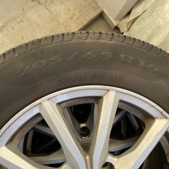 Pirelli 205/65R16 タイヤ4本 ホイール付きの画像