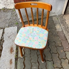 食卓用椅子　１個のみ