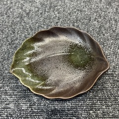 取りに来ていただける方限定⭐︎葉っぱのお皿セット