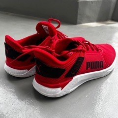 靴27cm  PUMA ほぼ新品 l377729-04 