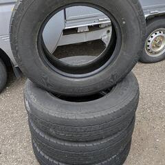 195/80R15　ハイエースで使ってました。