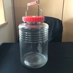 梅酒などを漬ける保存容器の画像