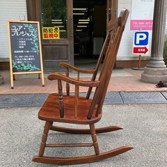 ヒダ・ダイネット　ロッキングチェア　中古品　(約)高さ101cm　横幅51.5cm　座面までの高さ38cm　奥行き(脚の長さ)70cmの画像