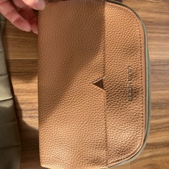 ローラメルシエ　メイクポーチ