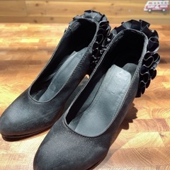 RUMSEE ピンヒール フリル パンプス