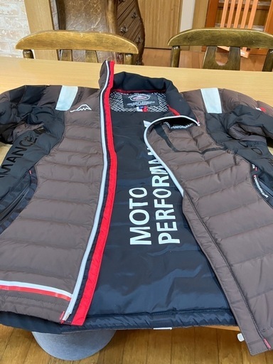 クシタニダウンＬ　
ジャンパー