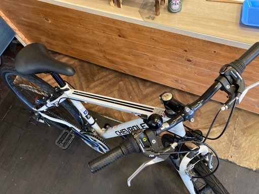 【SALE！8月末まで延長！防犯登録無料！ CHEVROLET前後タイヤ・チューブ新品！】フロントサスペンション付き　3×6速　26インチMTB　ホワイト