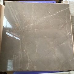 新品　イタリア製
大理石タイル（ブラウン）1枚2000円