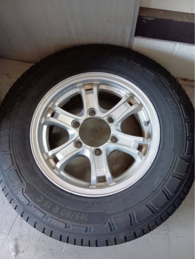 ハイエースホイールタイヤセット8分山