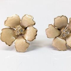 【価格交渉中】☆アクセサリー　イヤリング１種　フラワーイヤリング...
