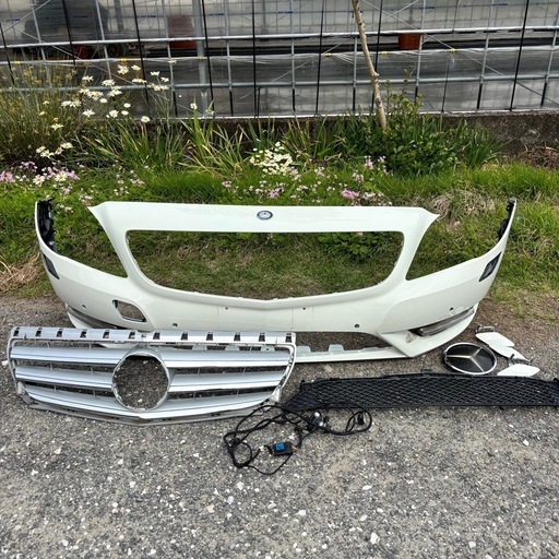 メルセデスベンツ ベンツB180 W246前期 フロントバンパー A2468851625