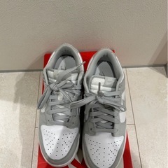 Nike Dunk Low グレー/ホワイト　スニダン　値下げの画像