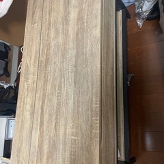 テーブル