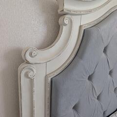 Ashley キングサイズベッドの画像