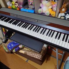 電子ピアノ　KORG SP-250　ペダル、台付き