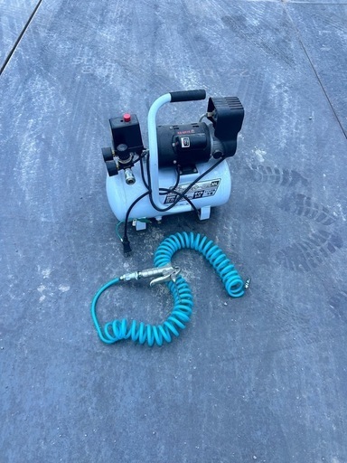 【値引き‼️6/5】オイルレスエアーコンプレッサー