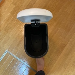 中古のゴミ箱の画像