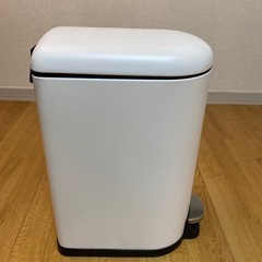 中古のゴミ箱