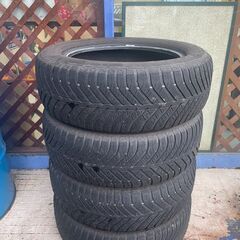 あげます。215/60R17　夏仕様でバリ溝タイヤ　