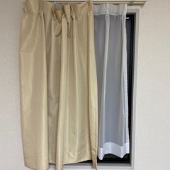 中古のカーテンです