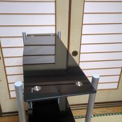 お取引中　おしゃれな‼️スチールラック？ガラス天板（強化ガラス）の画像