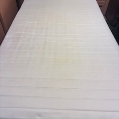 セミダブルベッド
