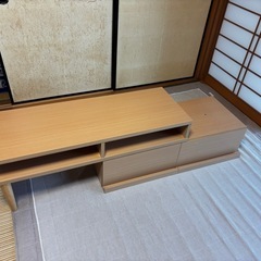 テレビボードの画像