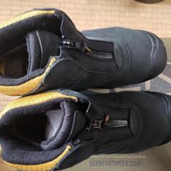 KEENスニーカー