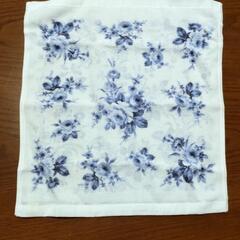 新品✨花柄ハンドタオルの画像