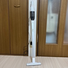 掃除機　ダイソン並みの吸引力　買って1ヶ月  充電器付　故障なし