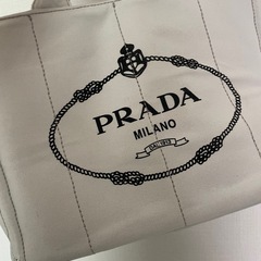 PRADA カナパ
