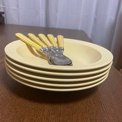 値下げしました！【最終価格】　200円→100円→50円　カレー皿　5セット　黄色の画像