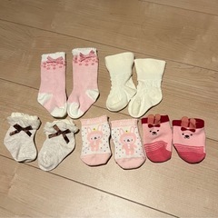 ほぼ未使用新品　ベビー靴下　女の子服