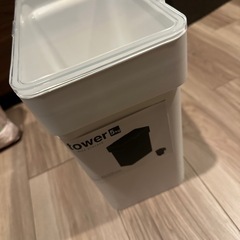 新品未使用　tower 米びつの画像