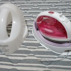 ☆コードレススチームアイロン美品(^.^)　使用回数少ないです☆