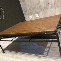 ケルト　リビングテーブルの画像