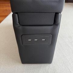 フリードGB7/GB8型 多機能収納ボックス USBポート付きの画像