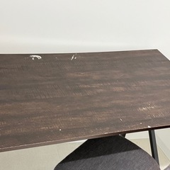 引渡し者　決定してしました。デスクと椅子とサイドテーブルキャスター付きの画像