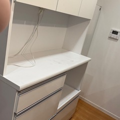 【決まりました】ホワイトカラー食器棚 