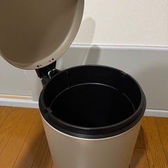 ペダル式 ゴミ箱 ダストボックスの画像
