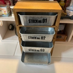 キャンセルの為再出品⭐︎★委託品★⭐︎ブリキ缶棚（廃盤）の画像