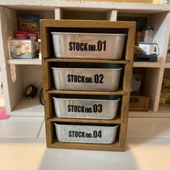 キャンセルの為再出品⭐︎★委託品★⭐︎ブリキ缶棚（廃盤）