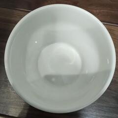 深めのお皿の画像