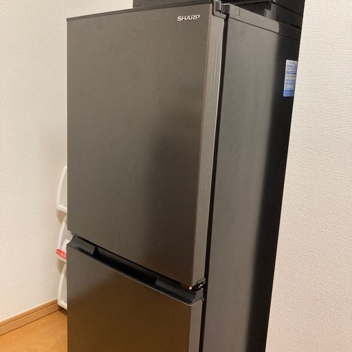 引き取り5/21 か22日午前まで SHARP冷蔵庫152L 2022年製つけかえどっちもドア付