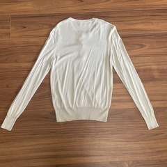 UNITED ARROWS 手洗いできるシルク　ニット　カーディガン ベージュ　貝ボタン　冷房対策　の画像