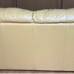 2人掛け
黄色のソファの画像